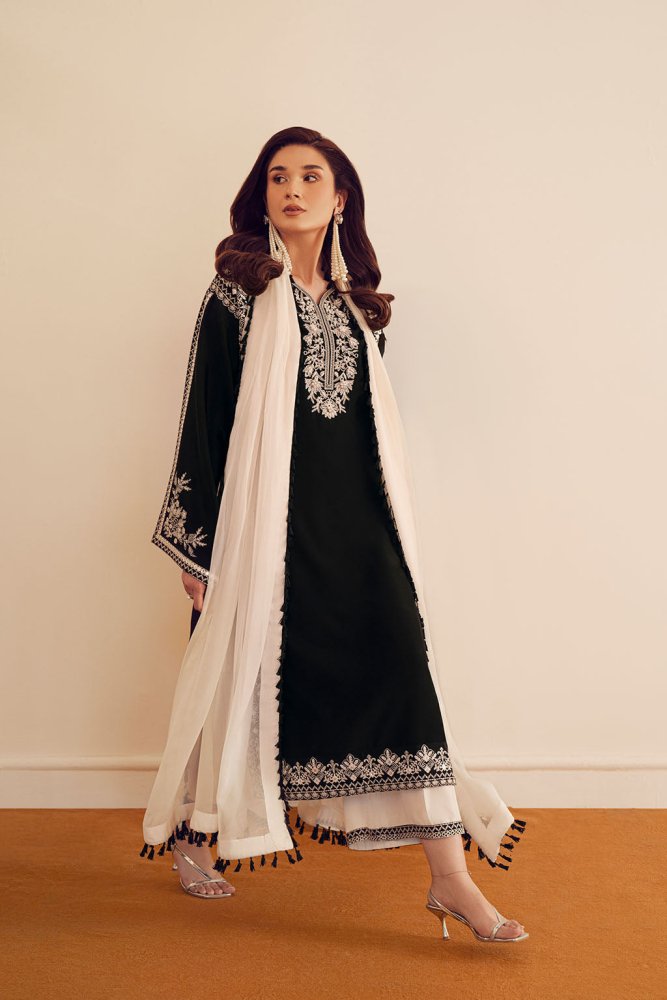 3PC EMBROIDERED LAWN SUIT - SR - 694 - Rangoli Store