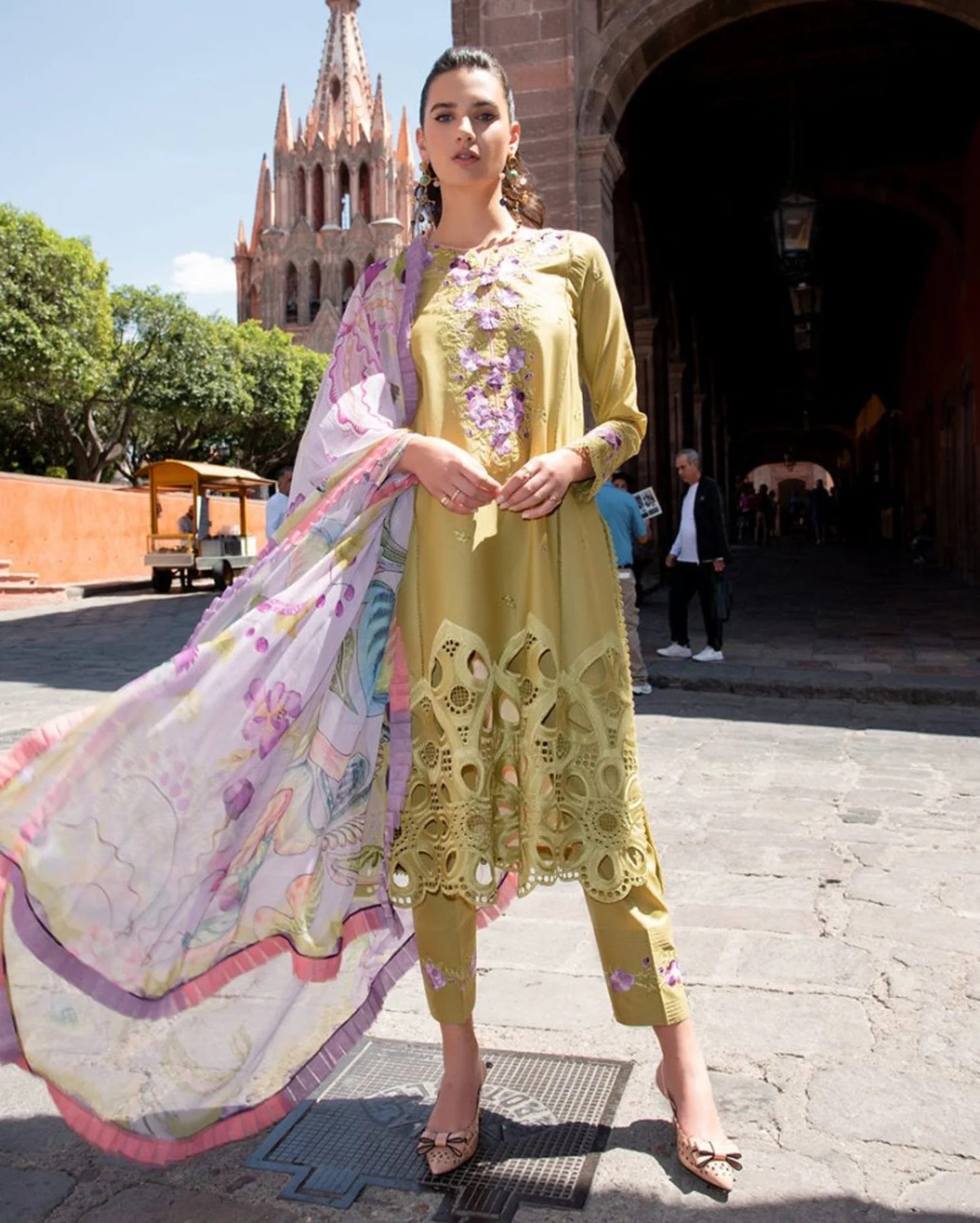 3PC EMBROIDERED LAWN SUIT - SR-739